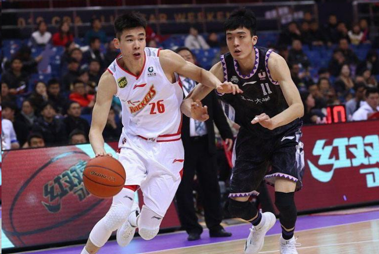 英雄联盟官方直播英雄联盟台服官网地址一览-关于窗口期武汉三镇调整名单以备欧超杯，篮板制胜环节打磨，压力陡增，年轻球员得到机会的信息