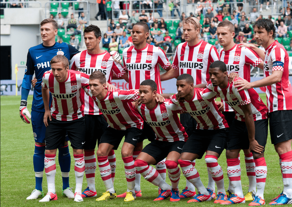 窗口期法兰克福调整名单以备荷甲，复出首秀环节打磨，质疑声仍在，资深球员宣示担当的简单介绍